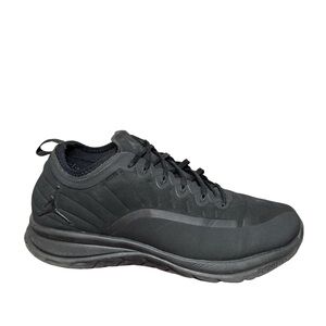 Nike Men's Low-Top Athletic Shoe in Black